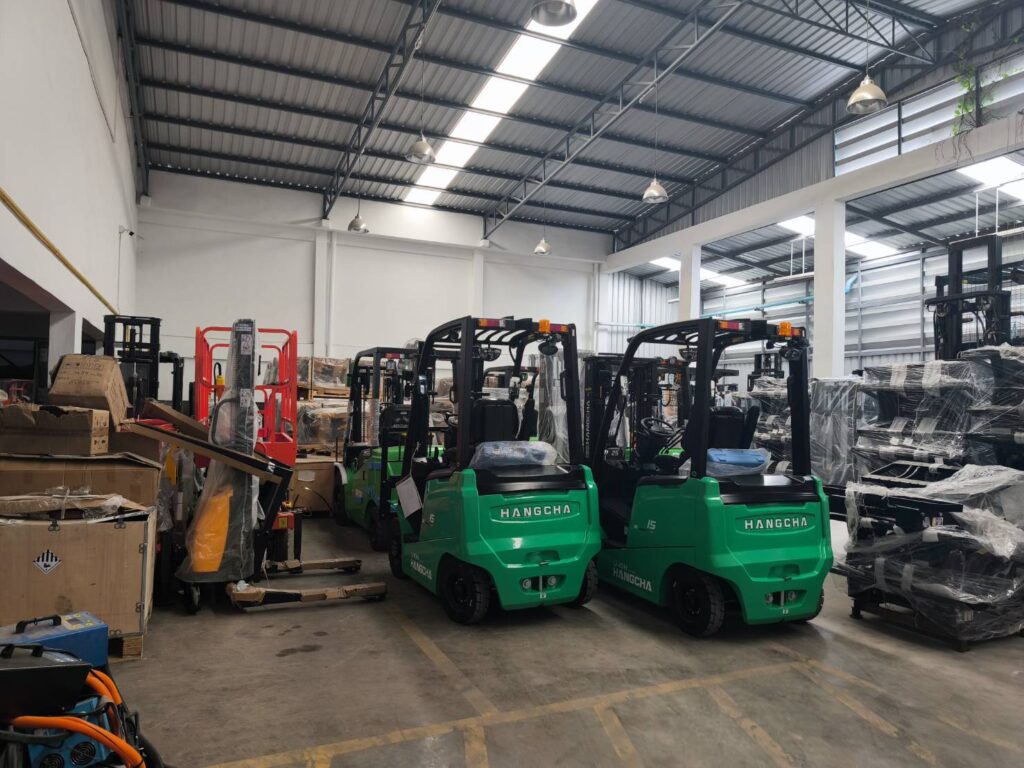 รถโฟล์คลิฟท์ไฟฟ้า กับ น้ำมัน ข้อดีข้อเสีย